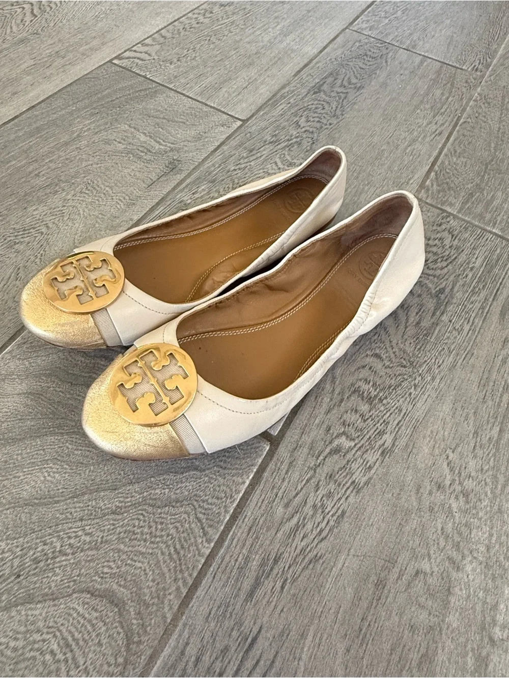 Tory Burch Reva Leather Slip-On Ballet Flats Beige/Gold Logo Cap Toe Women's 8M